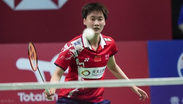 而且中国足 而且中国足