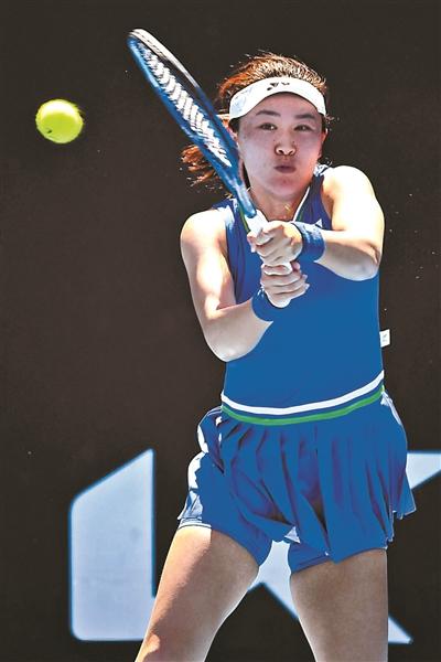 中超-蓉城4-1海港升至榜首 古尔芬克尔独造3球